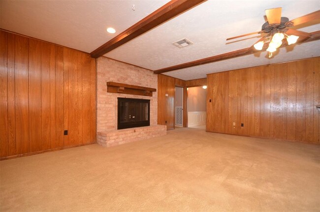 Building Photo - 13722 Lynnwood Ln