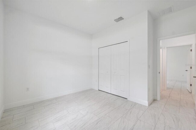 Building Photo - 10089 N Athenia Dr