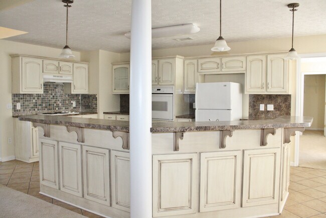 Building Photo - Gorgeous Phenix City Home Off Of HWY 165!