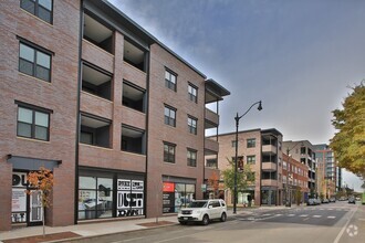 Building Photo - 909 W Montana St