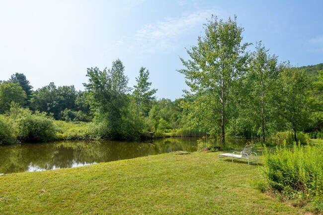 Building Photo - 1087 State Rd