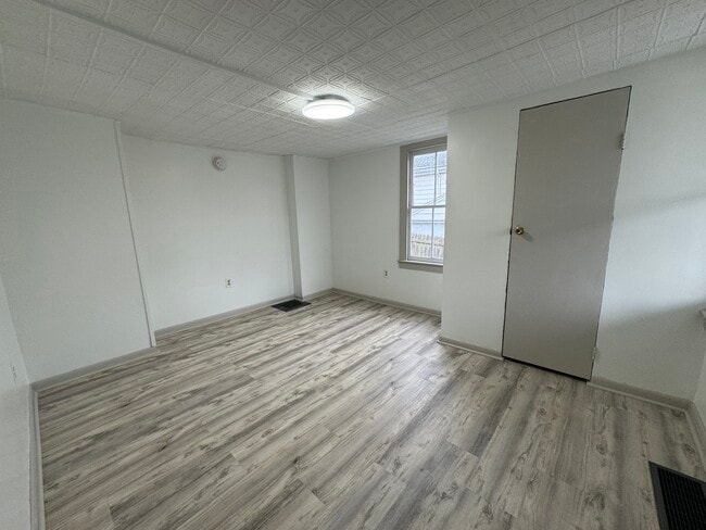 Bedroom 1 View 1 - 218 Pleasant St