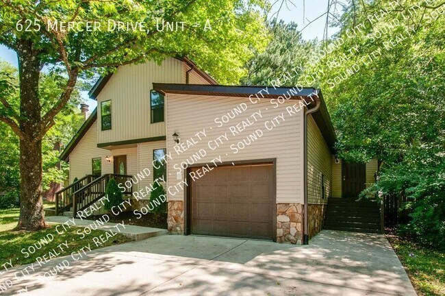 Building Photo - 625 Mercer Dr