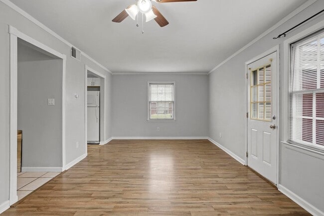 Building Photo - Townhome for rent in Jacksonville!