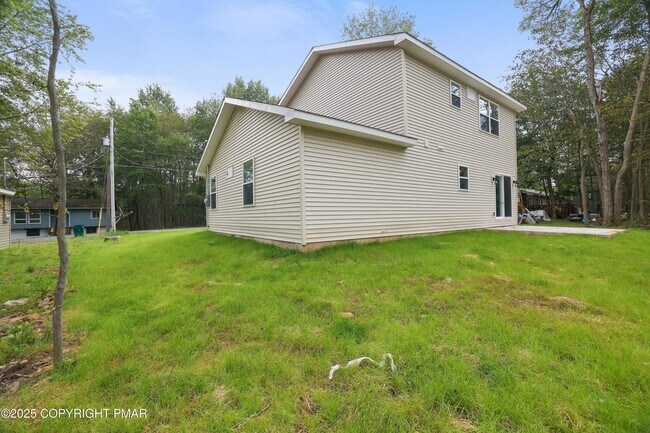 Building Photo - 8475 Bumble Bee Way