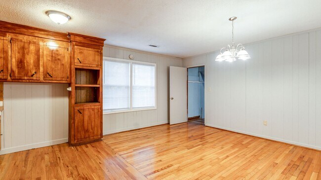 Building Photo - 3 Bedroom 1.5 Bath House in Hobcaw Point - Mount Pleasant
