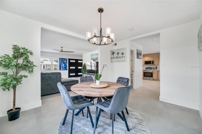 Building Photo - 4622 Bay Crest Dr