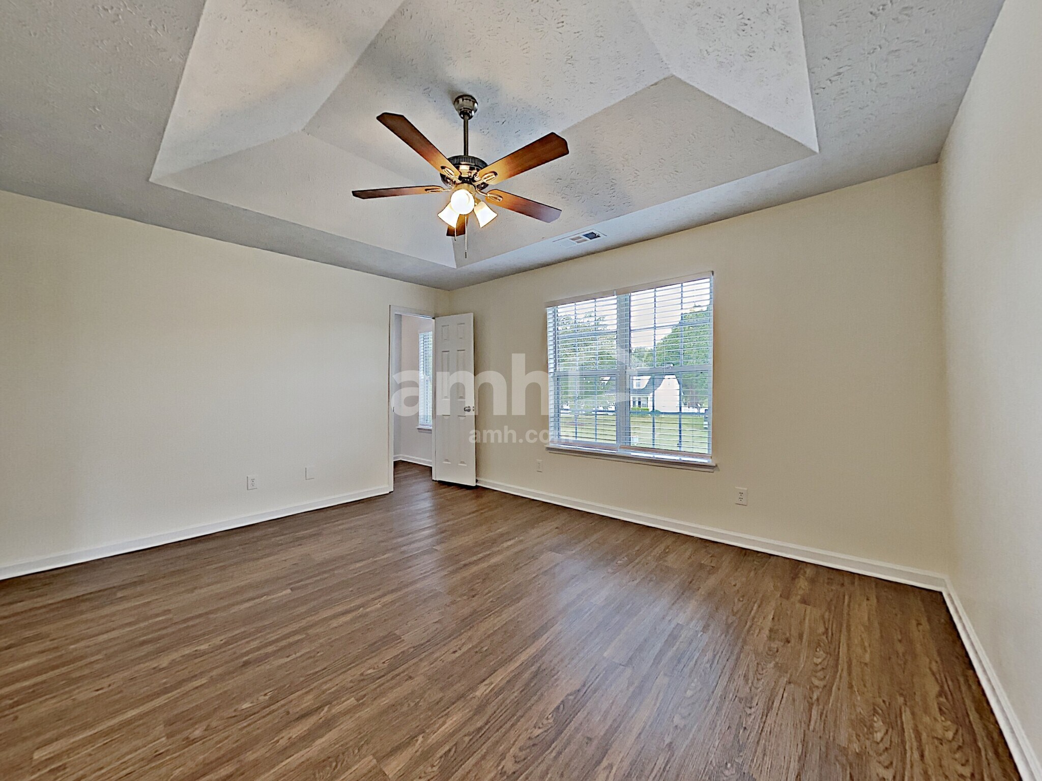 Building Photo - 2925 Hampton Valley Dr SE