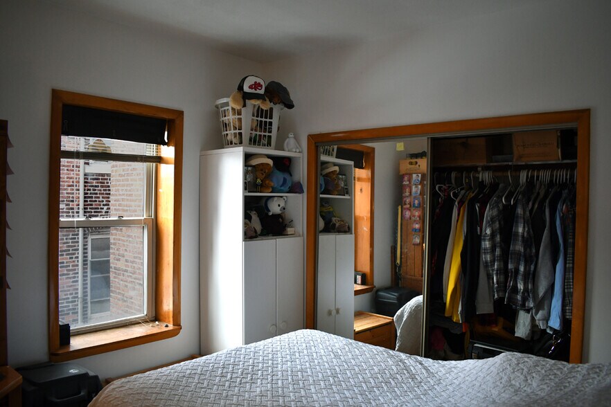 Building Photo - 374 North St