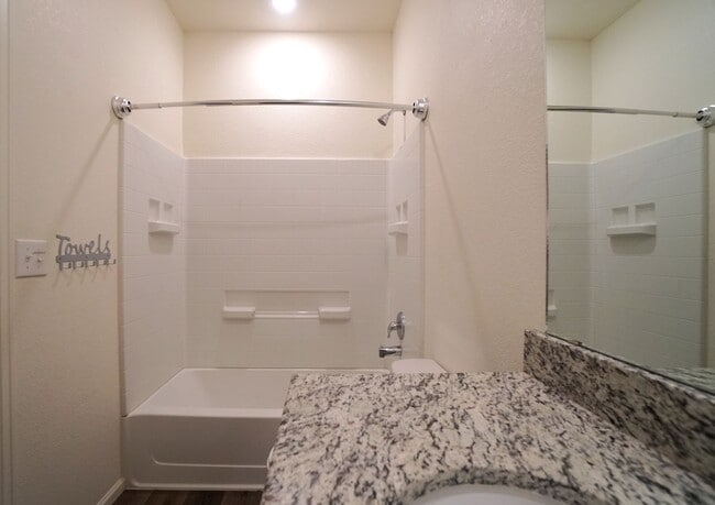 Building Photo - 6214 Meadowbank Ln
