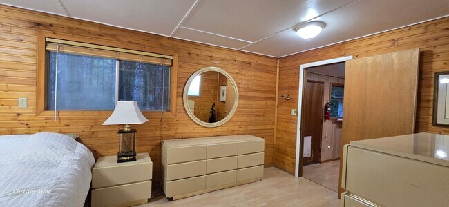 Building Photo - 2 Bedroom in Lake Cushman