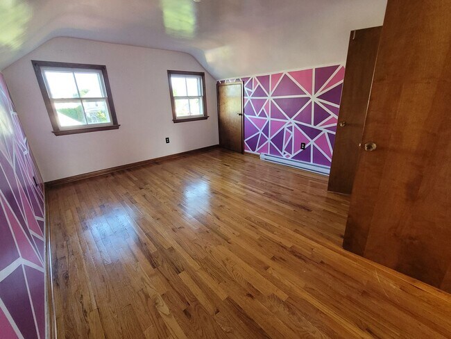Building Photo - 331 Newport Rd