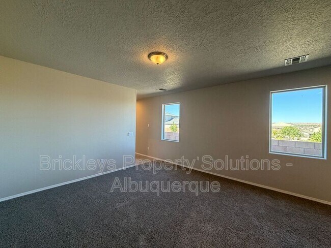 Building Photo - 4875 Mount Salas St NE