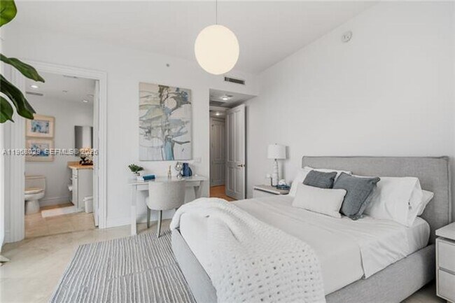 Building Photo - 10295 Collins Ave