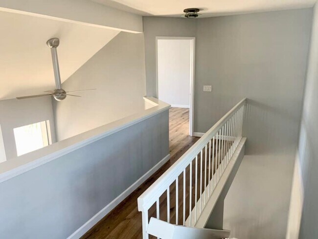 Building Photo - Lovely Carlsbad Home in the Gated Community of Harbor Point