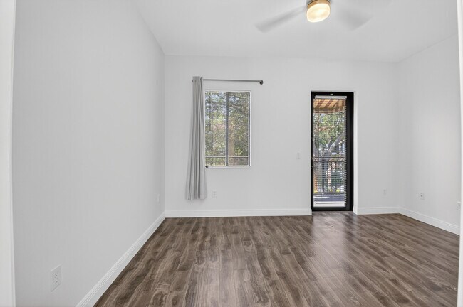 Building Photo - 2515 Venetian Ct