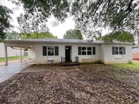 Building Photo - Renovated 4 Bedroom 2 Bath Home for Rent!!
