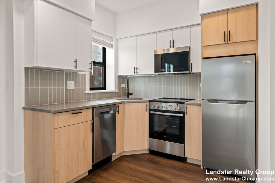 Building Photo - 1241 Chicago Ave