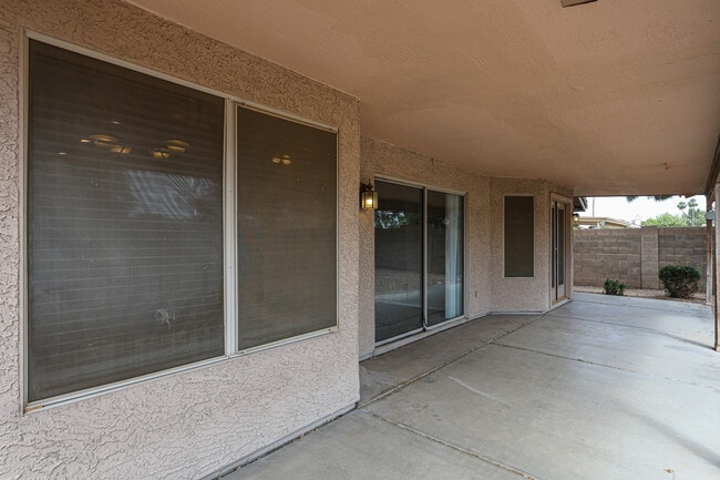 Building Photo - 14707 W Lupine Ln
