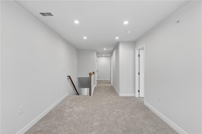 Building Photo - 325 Enchanted Ct