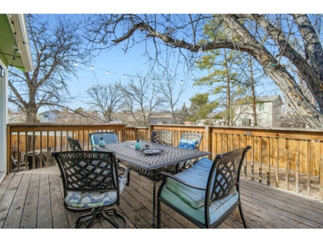 Building Photo - 10922 Forest Cir