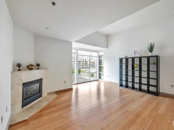 Building Photo - 368 Elm St