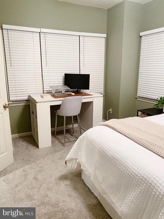 Building Photo - 2709 Summerview Way