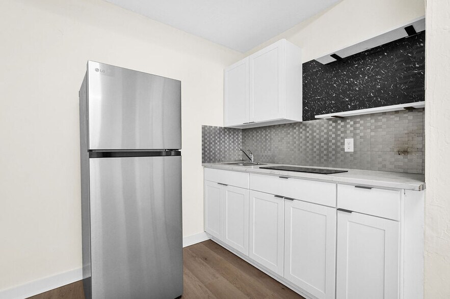 Building Photo - 47 NW 45th Ave