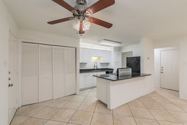 Building Photo - Charming and Updated Home in White Settlement