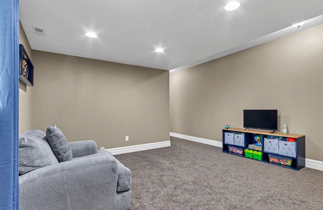 Building Photo - 11134 Hawkwood Dr