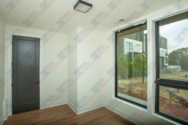 Building Photo - For Rent – Modern, Eco-Friendly Smart Home in Durham, NC