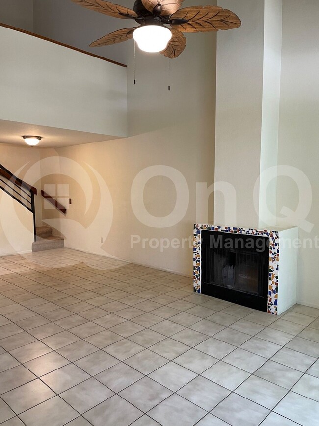 Building Photo - 3117 E Oasis De Palmeras