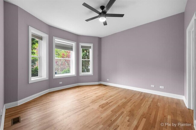Building Photo - Updated Duplex Condo with 2 parking spots