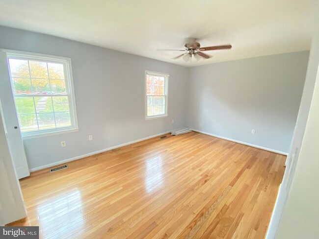 Building Photo - 9244 Sprucewood Rd