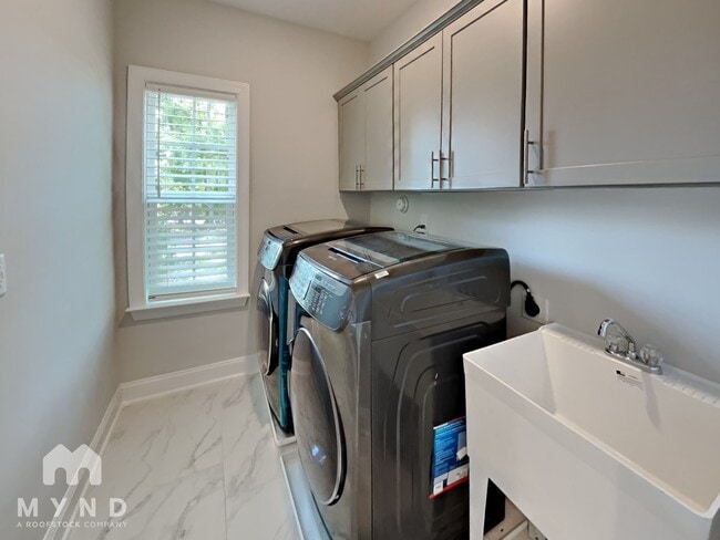 Building Photo - 8451 Seawell School Rd