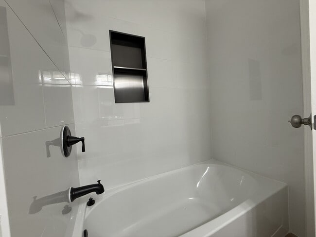 Building Photo - 1409 Opal Rd