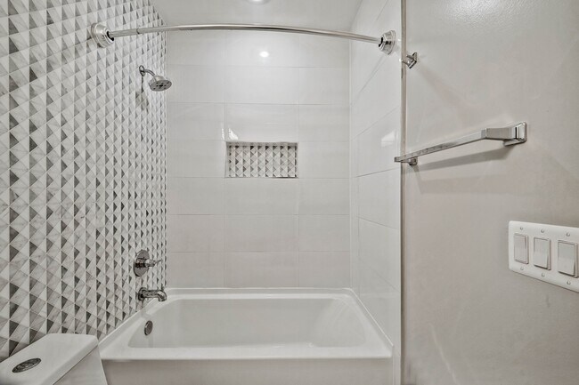 Building Photo - 1638 K St NW