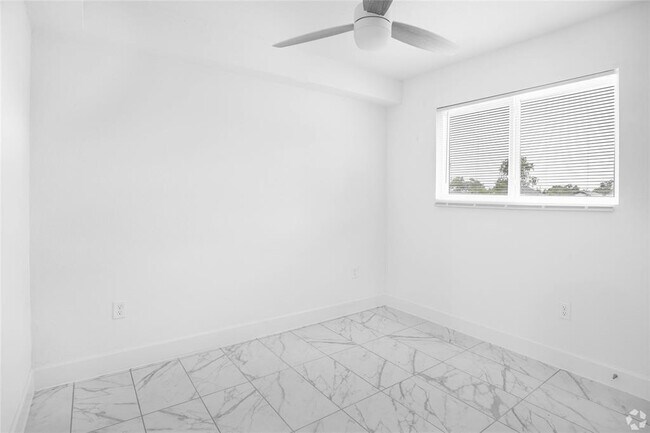 Building Photo - 4362 Bellfort Ave