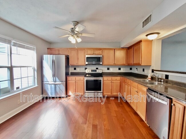 Building Photo - 325 Shoshone Pl