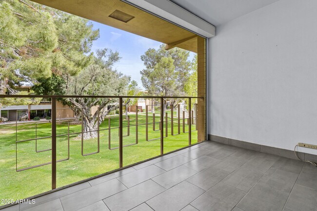 Building Photo - 6125 E Indian School Rd