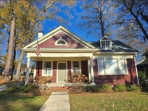 Building Photo - NEW LISTING!!!!!