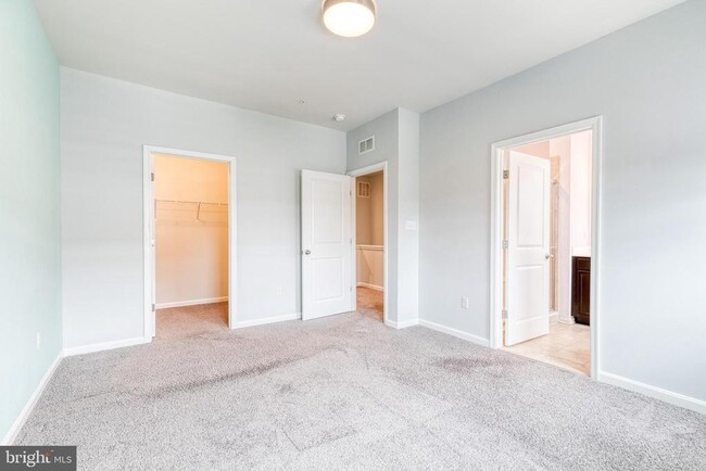 Building Photo - 2261 Kelston Pl