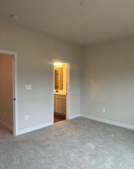 Building Photo - 168 Bethlehem Pl