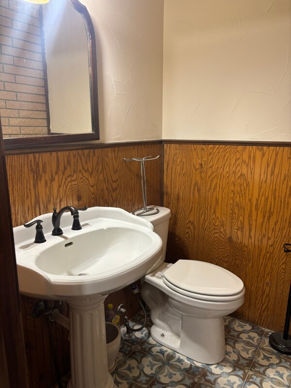 Building Photo - 1201 Scotland Ave