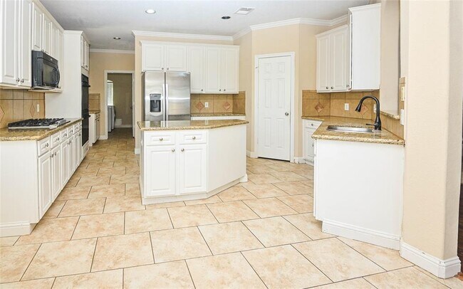 Building Photo - 8707 Westbrook Forest Dr