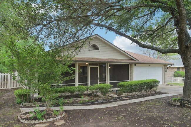 Building Photo - 1300 Leah Ln