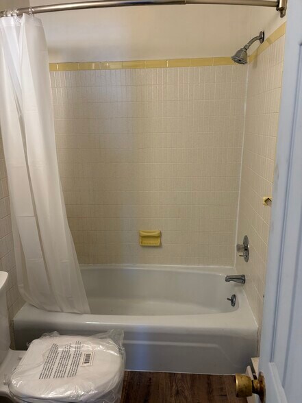 bathroom - 19 Essex Ave