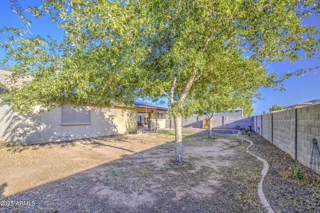 Building Photo - Move in Ready, Electricity Included!!