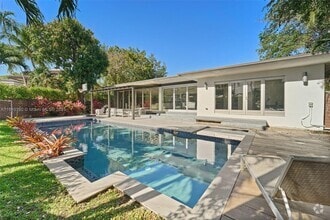 Building Photo - 18 Samana Dr