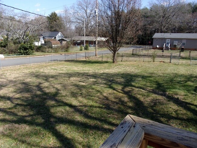 Building Photo - Cute House with Large Backyard and Deck